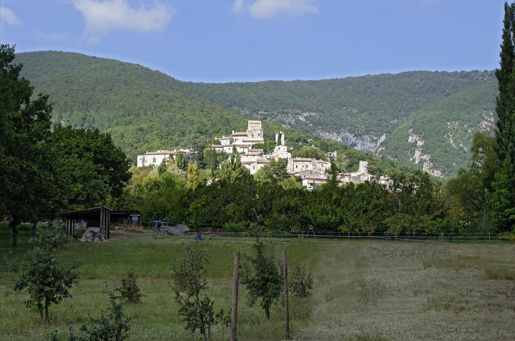 Logis Hotel Les Hospitaliers Le Poet-Laval Luaran gambar
