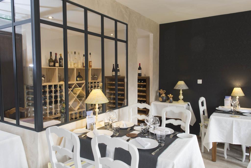 Logis Hotel Les Hospitaliers Le Poet-Laval Luaran gambar