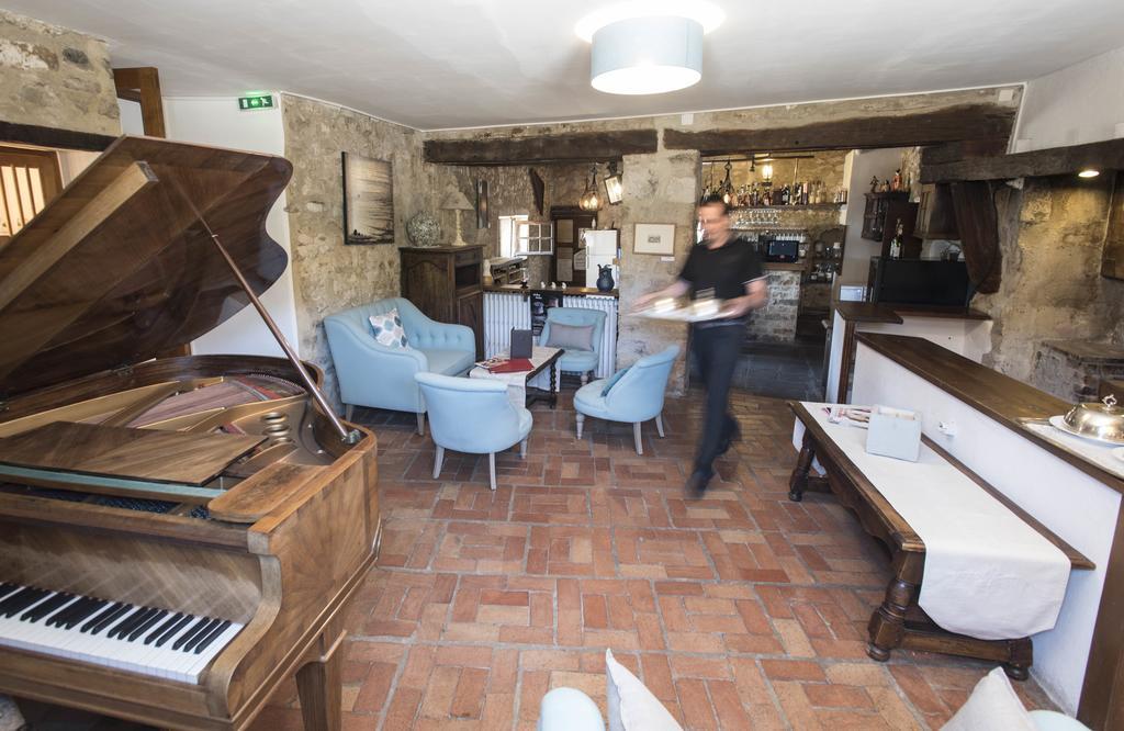 Logis Hotel Les Hospitaliers Le Poet-Laval Luaran gambar