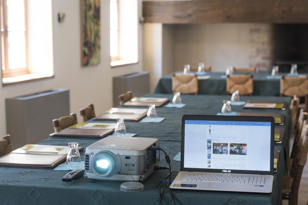 Logis Hotel Les Hospitaliers Le Poet-Laval Luaran gambar