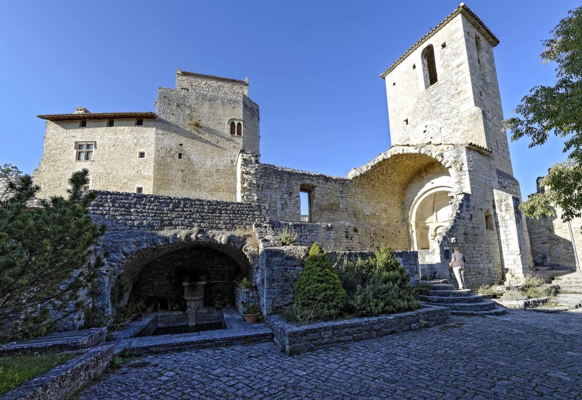 Logis Hotel Les Hospitaliers Le Poet-Laval Luaran gambar