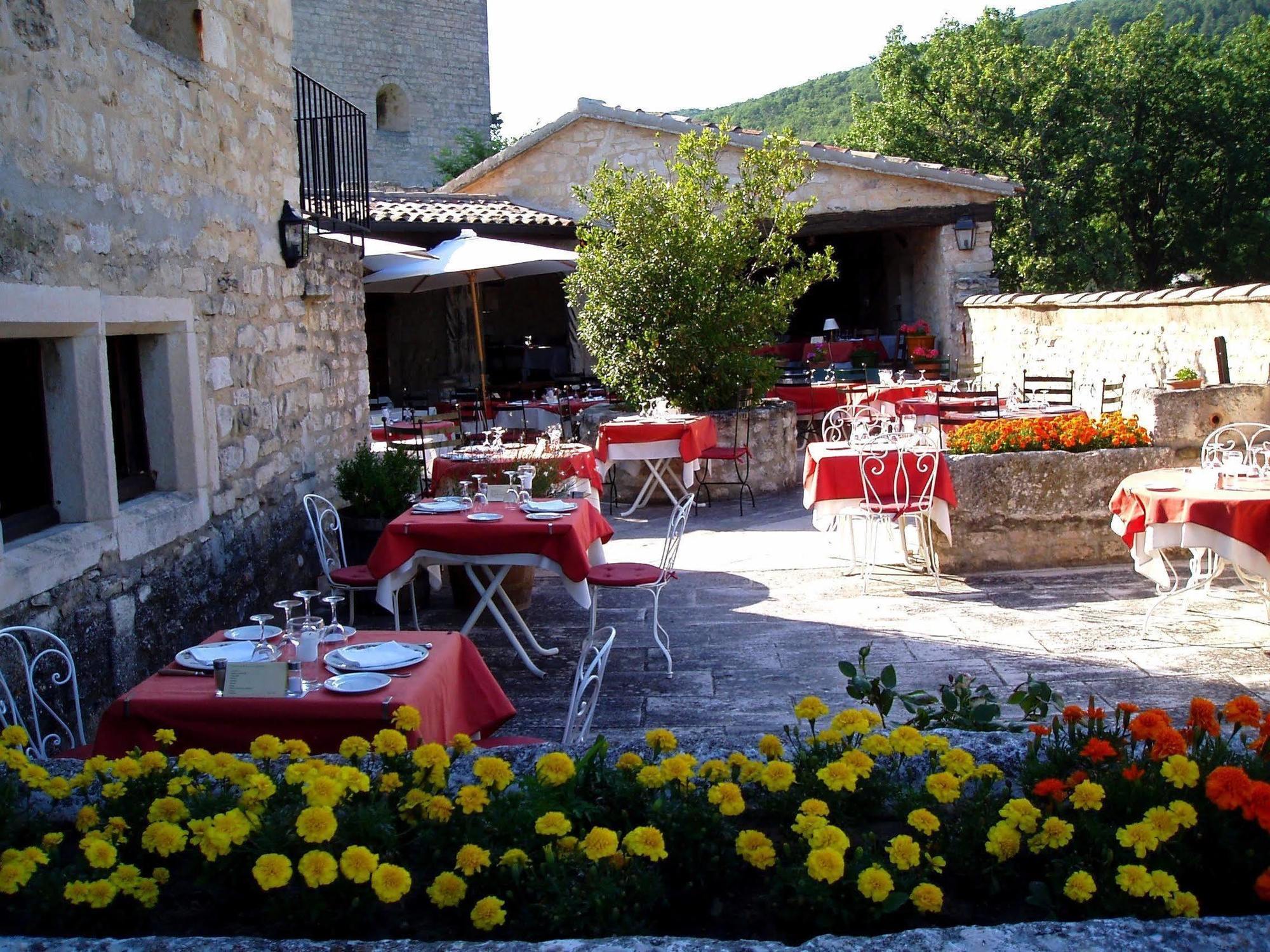 Logis Hotel Les Hospitaliers Le Poet-Laval Luaran gambar