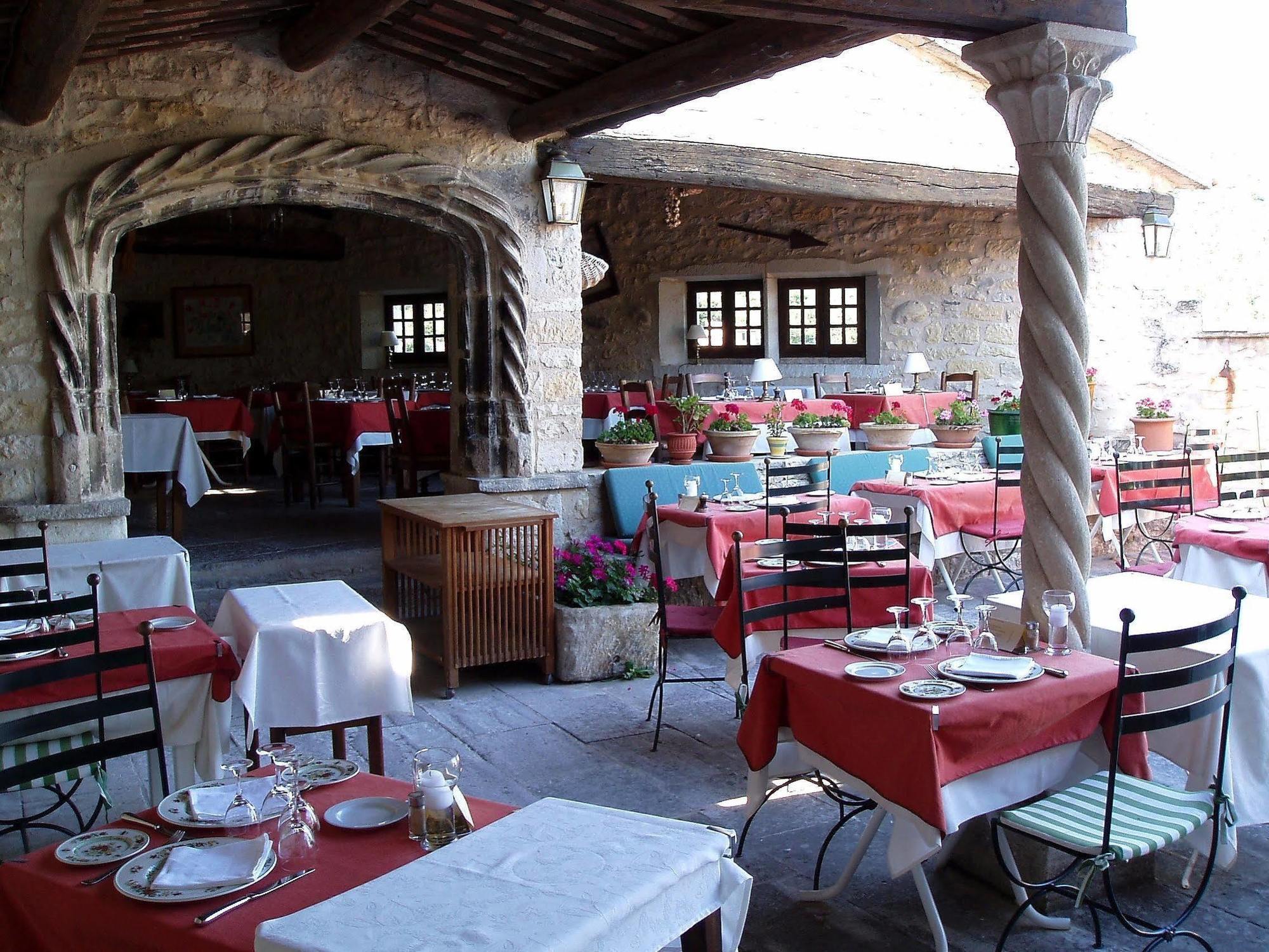 Logis Hotel Les Hospitaliers Le Poet-Laval Luaran gambar