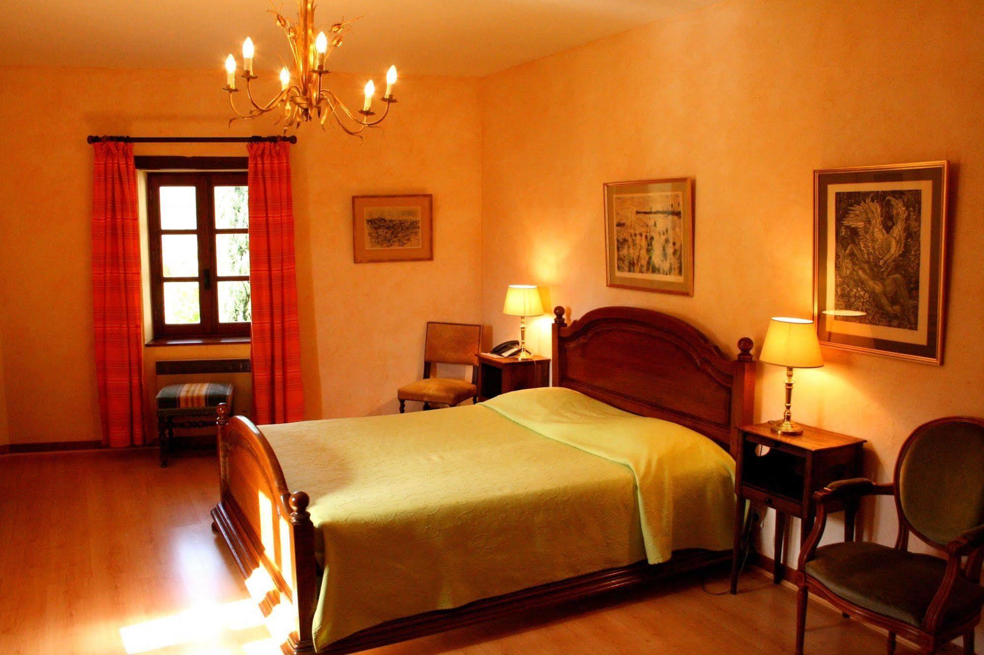Logis Hotel Les Hospitaliers Le Poet-Laval Luaran gambar
